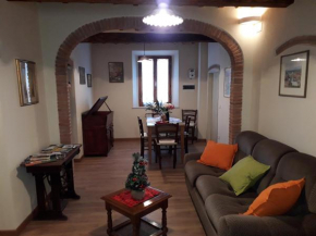 Dinas House Tuscany Holidays Terricciola